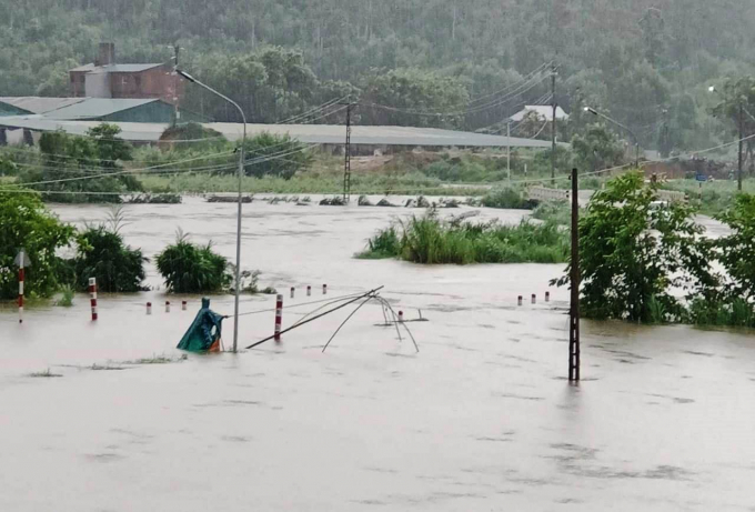 Nhiều khu vực trên địa bàn tỉnh Quảng Ngãi bị ngập chìm trong 'biển nước'. Ảnh: CTV.