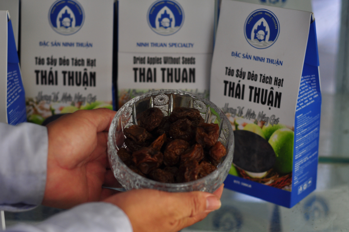 Sản phẩm OCOP táo sấy dẻo tách hạt của Công ty TNHH Thái Thuận. Ảnh: Minh Hậu.
