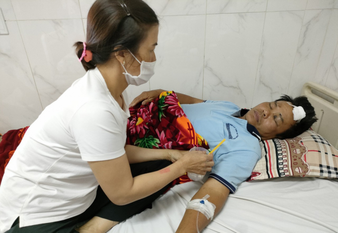 Ông Nguyễn Trường Tam điều trị tại bệnh viện.