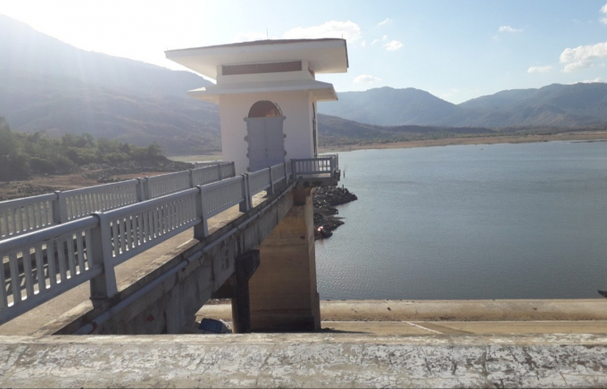 Nhiều hồ chứa thủy lợi ở Ninh Thuận mực nước đang xuống thấp. 