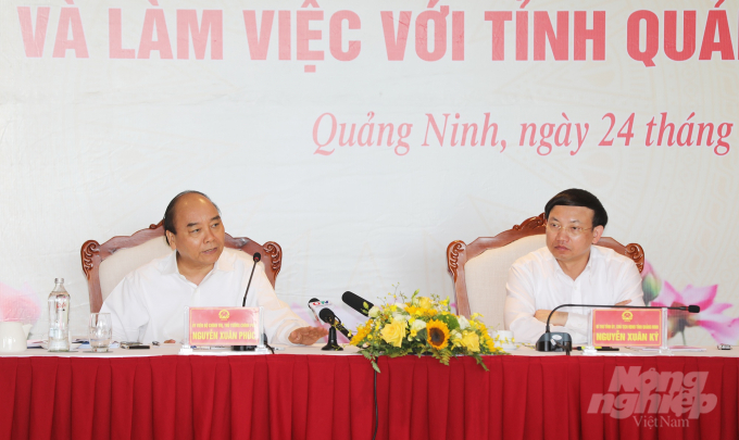 Thủ tướng Chính phủ Nguyễn Xuân Phúc làm việc tại Quảng Ninh ngày 24/5. Ảnh: Anh Thắng.