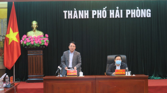 Ông Lê Khắc Nam - Phó Chủ tịch UBND TP Hải Phòng đề xuất phương án mua vắc xin phòng chống Covid-19 cho người dân. Ảnh: Hồng Nhung.