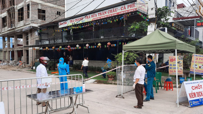 Chốt kiểm soát dịch được lập tại tổ dân phố My Điền 2, thị trấn Nếnh, huyện Việt Yên. Ảnh: BG.