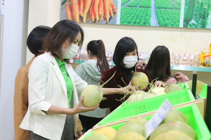 Cần làm tốt hơn khâu trung gian trong liên kết tiêu thụ nông sản. Ảnh: Đinh Mười.