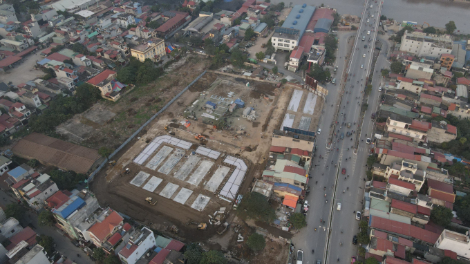 Khu vực chợ tạm tại số 20 Trường Chinh, quận Kiến An đang được xây dựng để thương nhân chợ Sắt kinh doanh trong thời gian chờ xây chợ mới. Ảnh: Đinh Mười.