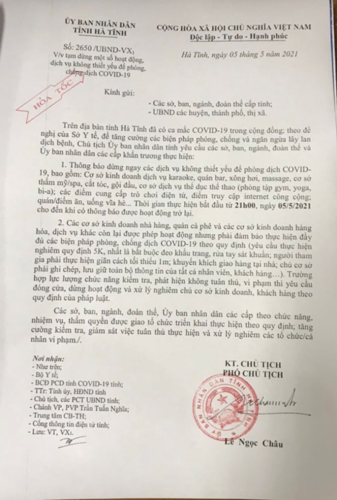 UBND tỉnh Hà Tĩnh chỉ đạo dừng ngay các dịch vụ không thiết yếu từ 21h, ngày 5/5/2021 đến khi có thông báo cho phép hoạt động trở lại.