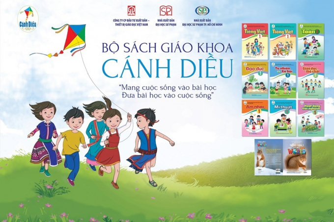 Cả 5 bộ sách giáo khoa (SGK) đều tăng giá bán. Ảnh: KĐ.