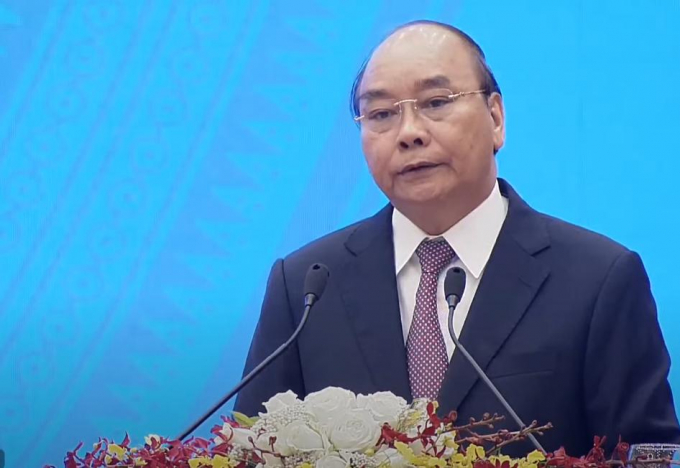 Thủ tướng Nguyễn Xuân Phúc chủ trì Hội nghị với doanh nghiệp 'Cùng nỗ lực, vượt thách thức, đón thời cơ, phục hồi nền kinh tế' sáng 9/5. Ảnh: Tùng Đinh.
