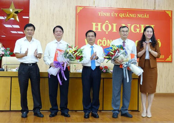 Trưởng ban Tổ chức Tỉnh ủy Quảng Ngãi Phạm Thanh Tùng (thứ 2 từ trái qua). Ảnh: M.T.