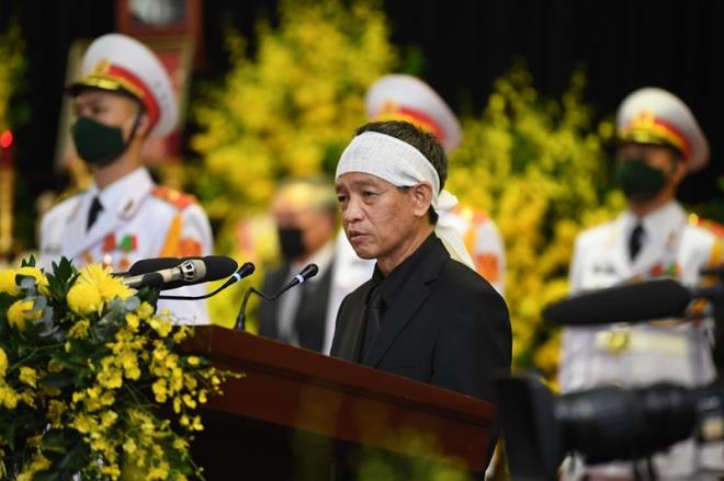 Ông Lê Minh Diễn, con trai nguyên Tổng Bí thư Lê Khả Phiêu, có những lời tiễn biệt bố gây nhiều xúc động. Ảnh: VOV.