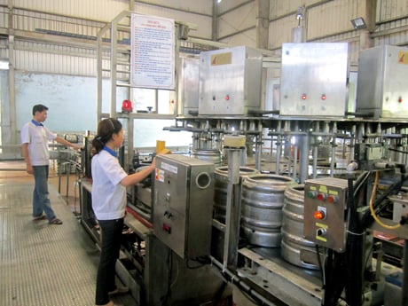 Công ty Cổ phần Bia và Nước giải khát Hạ Long hoạt động trong lĩnh vực sản xuất, nhập khẩu mặt hàng có cồn và không có cồn. Ảnh: Baoquangninh.com.vn.