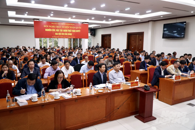 Bộ NN-PTNT đã tổ chức điểm cầu tiếp nối Hội nghị trực tuyến nghiên cứu, học tập, quán triệt tuyên truyền Nghị quyết Đại hội XIII của Đảng. Ảnh: Nhật Quang.