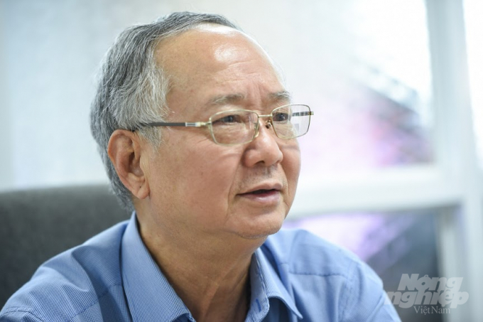 'Cán bộ công quyền bao che tội phạm sẽ bóp méo khuôn khổ luật pháp', nhà văn Nguyễn Như Phong. Ảnh: Tùng Đinh.