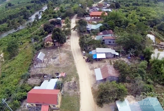 Một góc làng Le của đồng bào Rơ Măm, xã Mo Rai, huyện Sa Thầy, Kon Tum. Ảnh: Phúc Lập.