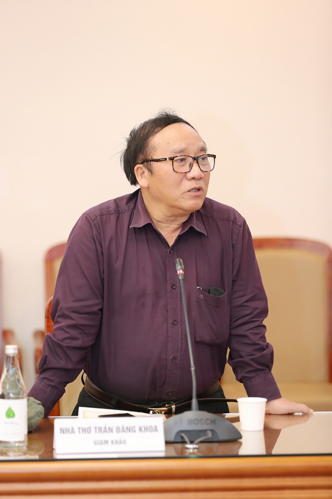 Nhà thơ Trần Đăng Khoa nổi tiếng với danh hiệu Thần đồng thơ Việt!