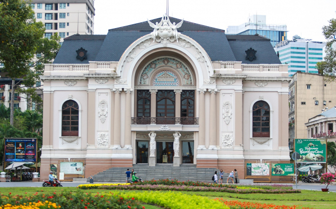 Nhà hát TPHCM có tuổi đời hơn 100 năm, vẫn là công trình kiến trúc độc đáo.
