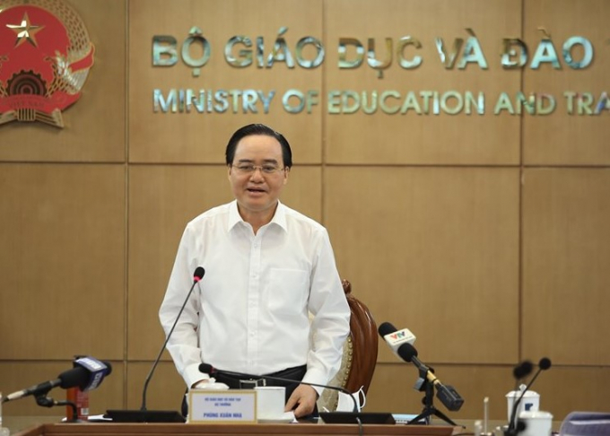 Bộ trưởng Bộ Giáo dục & Đào tạo - Phùng Xuân Nhạ phát biểu tại hội nghị trực tuyến chiều 31/7.