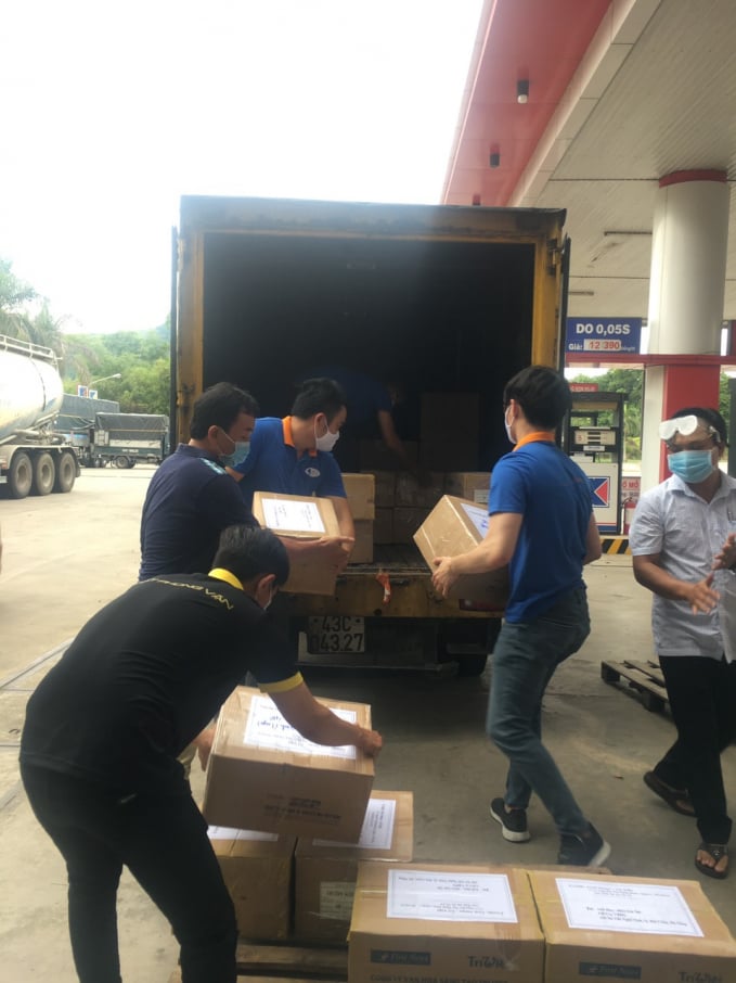 25 nghìn khẩu trang kháng khuẩn UV được vận chuyển đến Đà Nẵng.