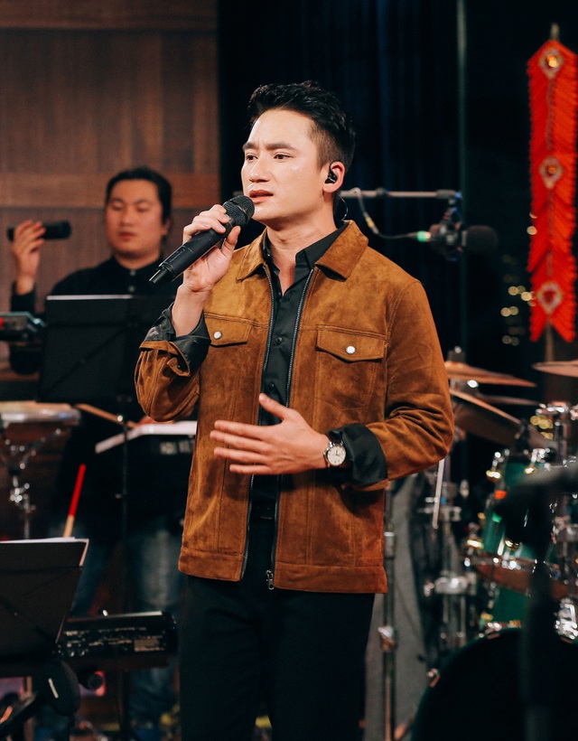 Nhạc sĩ Phan Mạnh Quỳnh từng gây sốt với ca khúc 'Vợ người ta'.