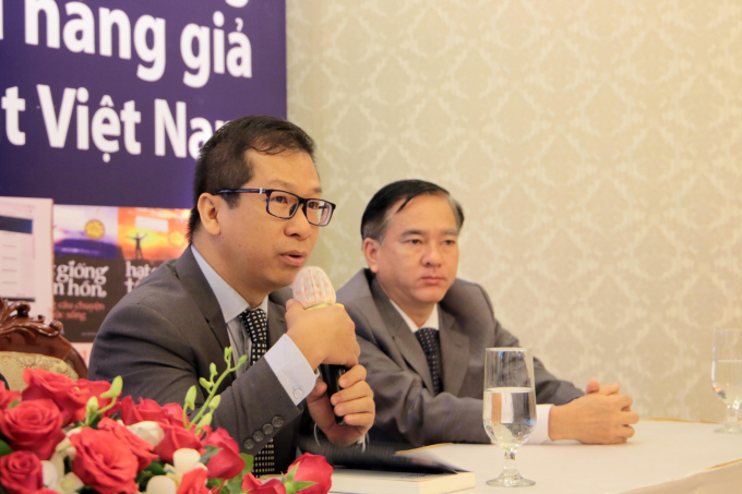 Luật sư Trần Trung Thi phát biểu tại cuộc họp báo Công ty First News khởi kiện Lazada.