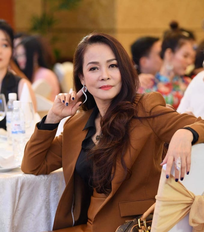 Ca sĩ Hồng Hạnh, con gái của đôi tình nhân âm nhạc Ngọc Cẩm - Nguyễn Hữu Thiết.