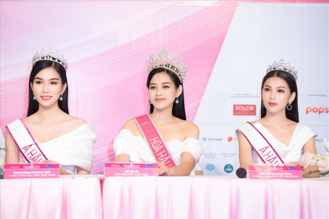 Hoa hậu Đỗ Thị Hà và hai Á hậu tại buổi họp báo ngày 21/11.