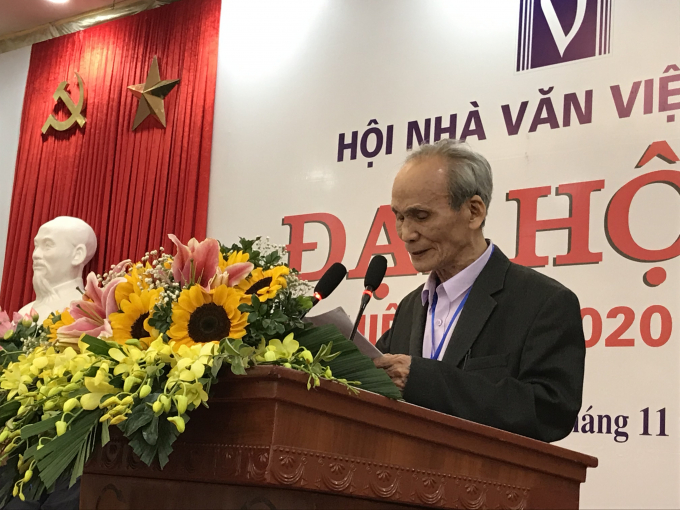 Nhà thơ Hoàng Minh Châu giữ kỷ lục tham dự cả 10 kỳ đại hội Hội Nhà văn Việt Nam.