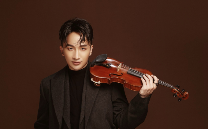 Nghệ sĩ Hoàng Rob góp tiếng vĩ cầm vào 'Cánh cửa diệu kỳ'