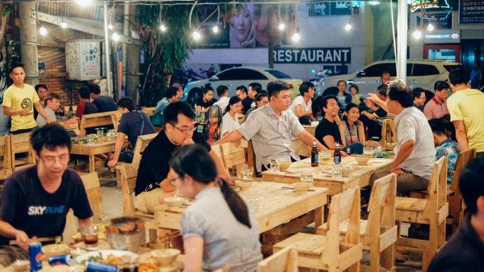 Ăn nhậu tại quán là một sở thích của đông đảo người Sài Gòn.