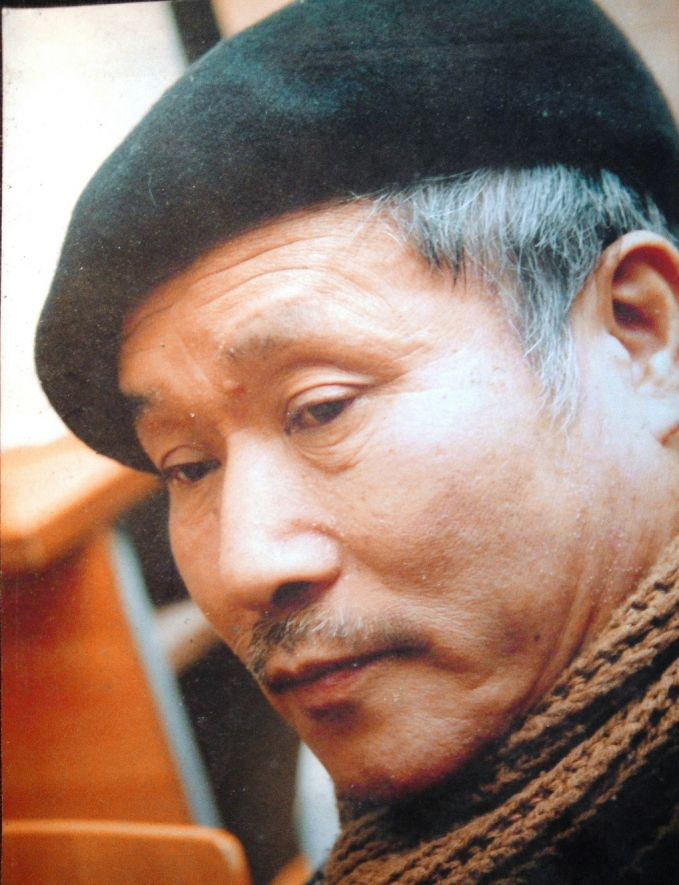 Tiến sĩ khảo cổ học Vũ Thế Long sinh năm 1947. 