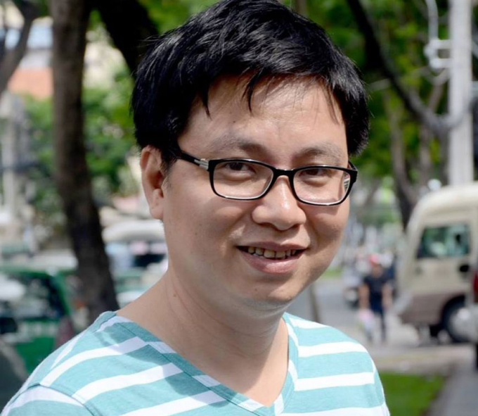 Nhà văn Nguyễn Đình Tú từng được hâm mộ với tiểu thuyết 'Phiên bản' dựng thành phim 'Hương ga'.