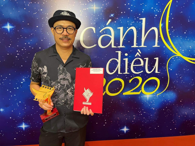 Nhạc sĩ Huy Tuấn nhận Cánh Diều Vàng dành cho nhạc phim xuất sắc.
