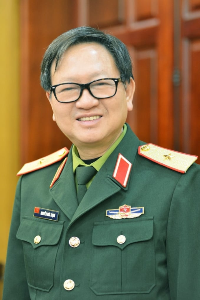 Nhạc sĩ Đức Trịnh được phong hàm Thiếu tướng vào năm 2012.