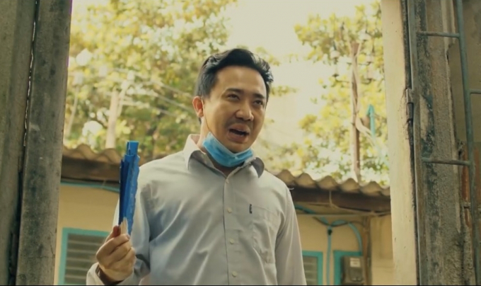 Danh hài Trấn Thành đóng vai Sáu Ngọt bán chè ở 'Hẻm cụt'.