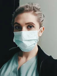Nina Böhmer, y tá tại   một bệnh viện ở Berlin