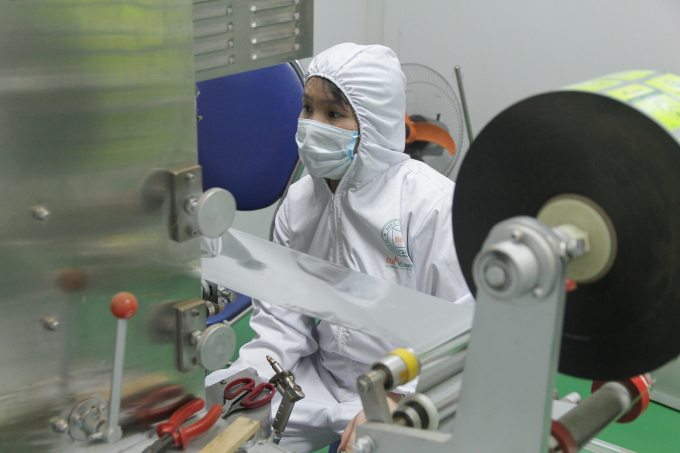 Processing and consuming are considered the weak stages of Vietnam's pharmaceutical industry. Photo: Lenh Thang.