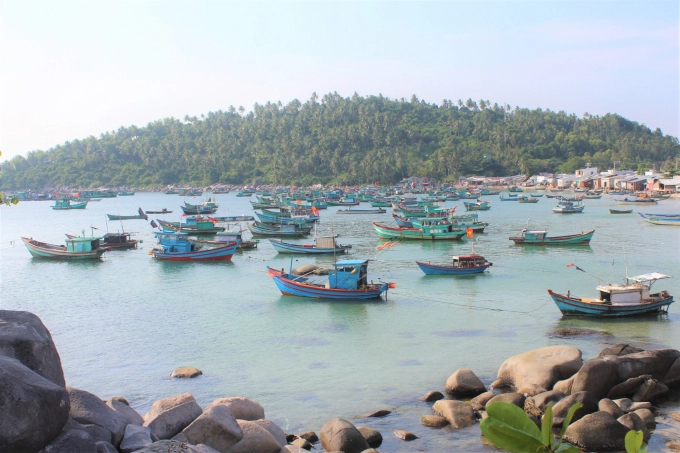 With nearly 200 kilometers of coast and many islands, Kien Giang province has favorable conditions for the development of high-tech marine aquaculture. Photo: Trung Chanh.