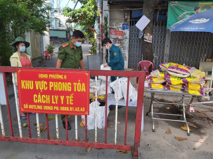 Một điểm phong tỏa, cách ly tại P.6, Q.Gò Vấp. Ảnh: Nguyễn Tiến.