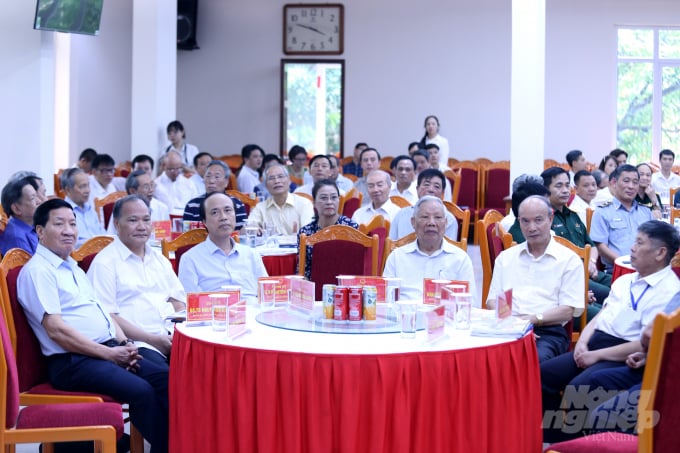 Đại biểu tham dự chương trình kỷ niệm 74 năm ngày Phòng, chống thiên tai Việt Nam. Ảnh: Minh Phúc.