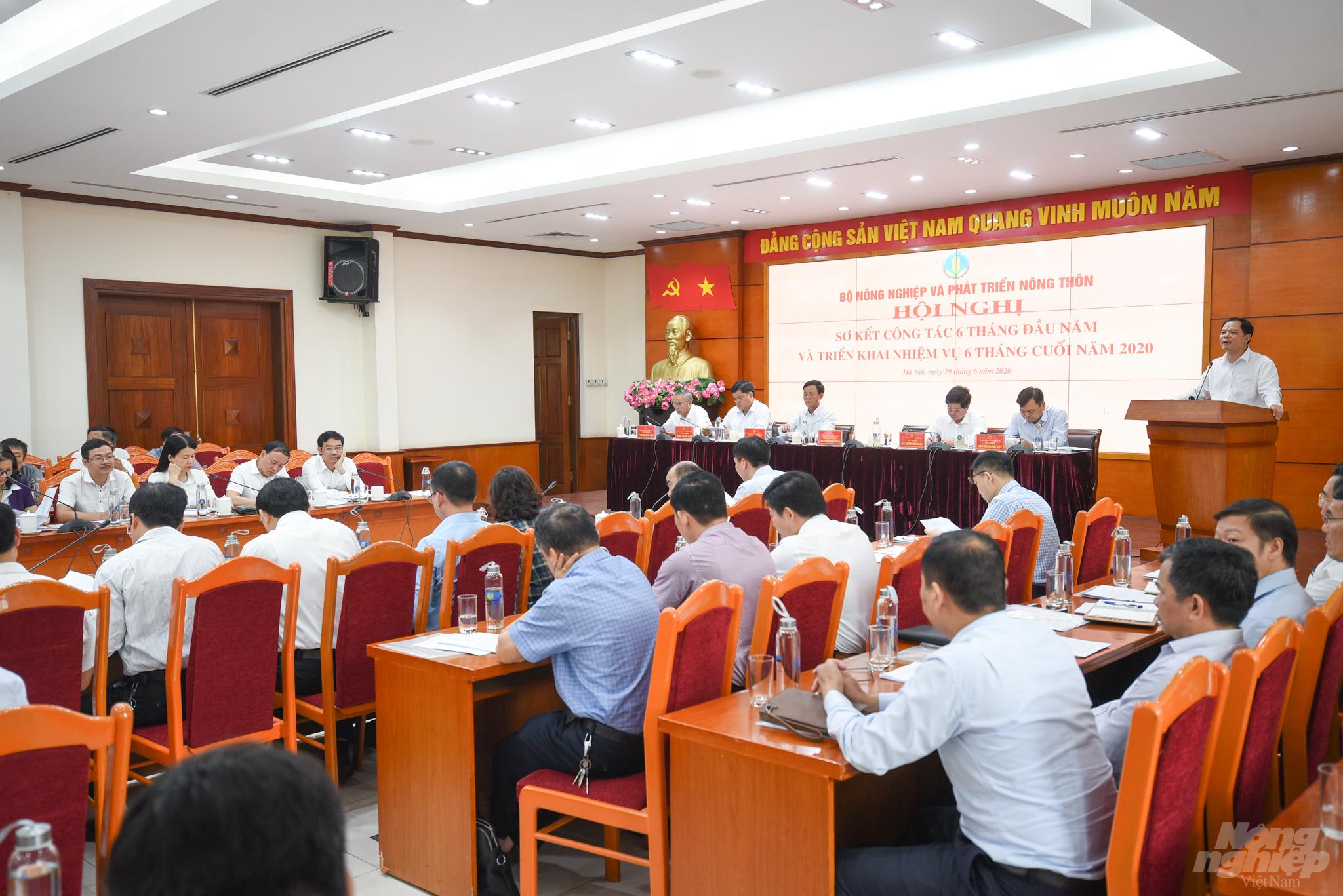 Toàn cảnh Hội nghị do Bộ NN-PTNT tổ chức tại Hà Nội vào sáng 29/6. Ảnh: Tùng Đinh.