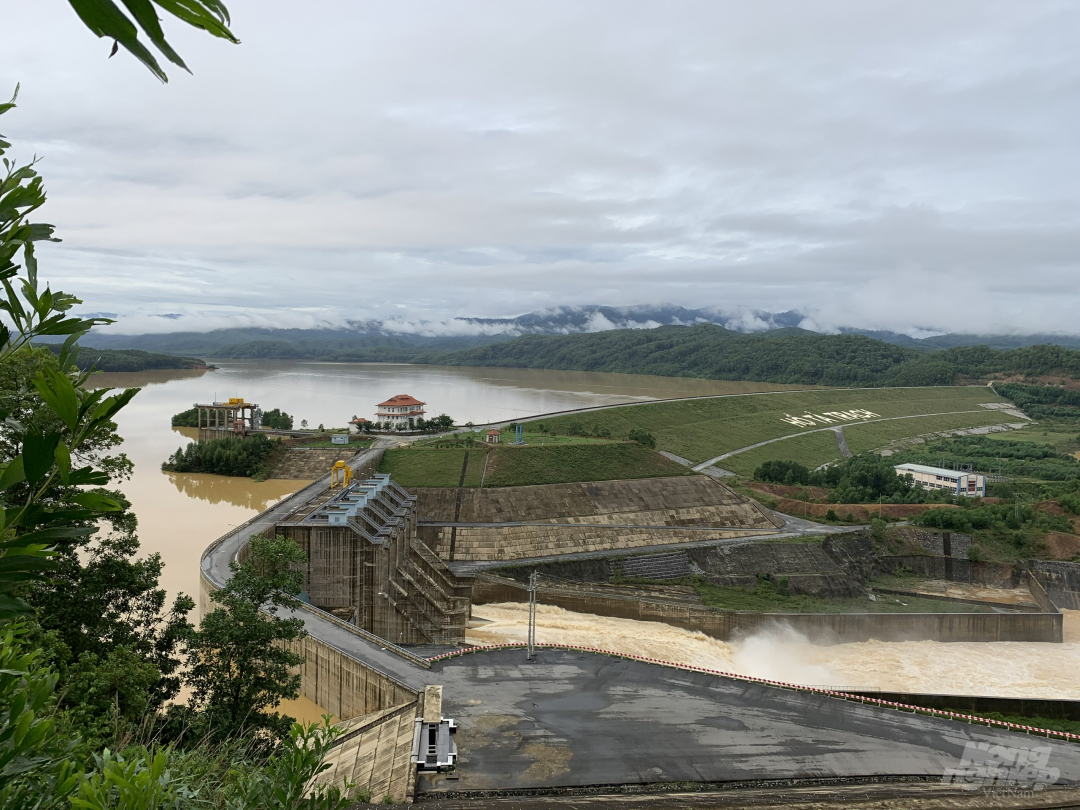 Hồ Tả Trạch giữ nước, góp phần cắt lũ cho hệ thống sông Hương. Ảnh: Vụ An toàn Đập.