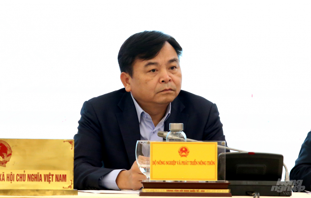 Thứ trưởng Bộ NN-PTNT Nguyễn Hoàng Hiệp tại buổi Họp báo thường kỳ Chính phủ tháng 10. Ảnh: Minh Phúc.