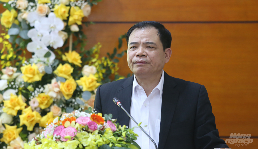 Bộ trưởng Bộ NN-PTNT Nguyễn Xuân Cường phát biểu tại hội nghị vào sáng 26/12. Ảnh: Minh Phúc.