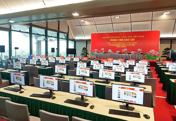 Trung tâm Báo chí Đại hội XIII - nơi các phóng viên tác nghiệp trong dịp Đại hội đã lắp xong hệ thống máy tính kết nối mạng.