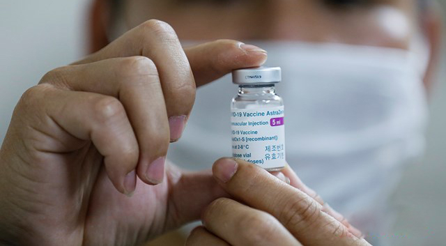 Vacxin phòng Covid-19 của AstraZeneca do Bộ Y tế mua đã về Việt Nam 117.600 liều ngày 24/2. Ảnh: Nguyễn Thủy.