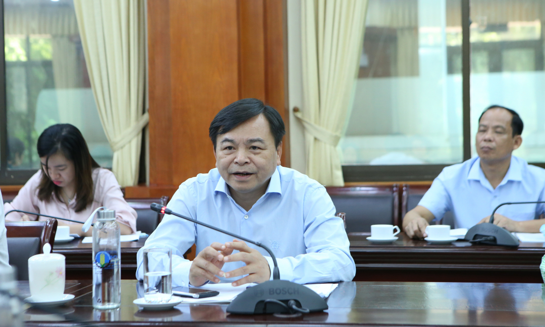 Thứ trưởng Bộ NN-PTNT Nguyễn Hoàng Hiệp đã thảo luận với đoàn đại diện của Unicef về việc hợp tác giữa hai bên về nước sạch, vệ sinh môi trường và quản lý rủi ro thiên tai vào sáng 29/6. Ảnh: Minh Phúc.
