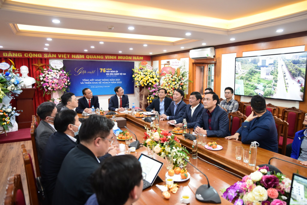 Thứ trưởng Phùng Đức Tiến dự Hội nghị Tổng kết công tác năm 2021 của Báo Nông nghiệp Việt Nam chiều 6/12. Ảnh: Tùng Đinh.