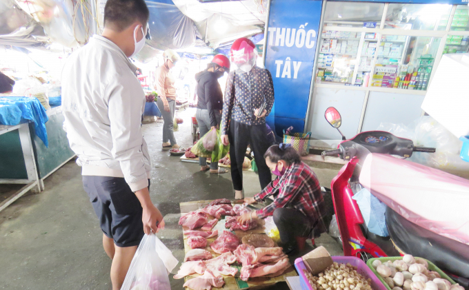 Thịt lợn đã tăng lên 150 ngàn đồng/kg tại các điểm bán lẻ ở Quảng Bình. Ảnh: Tâm Phùng.