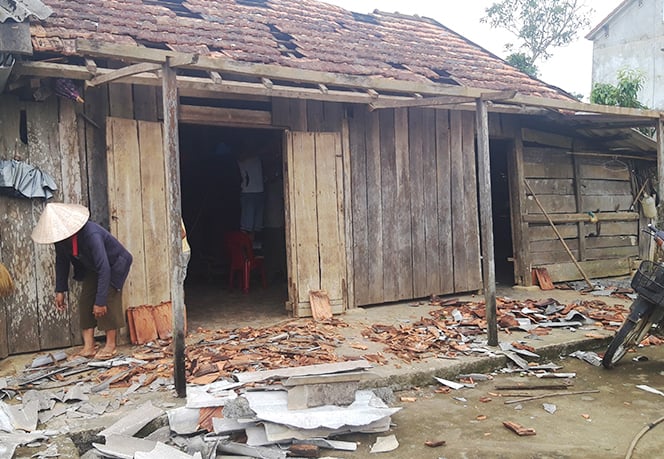 Lốc xoáy làm thiệt hại nhà cửa người dân ở Quảng Bình (ảnh minh họa)