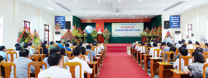 Lễ công bố thành lập Trường Cao đẳng Y tế Quảng Bình. Ảnh: T.Phùng